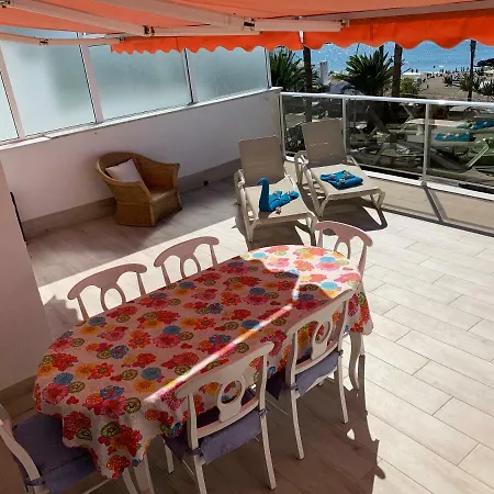 Cristianos View Арона