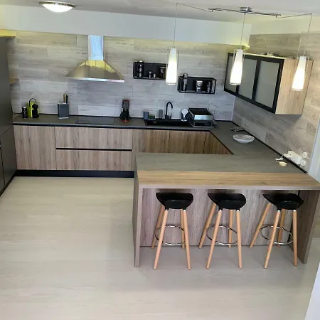 Cristianos View Арона